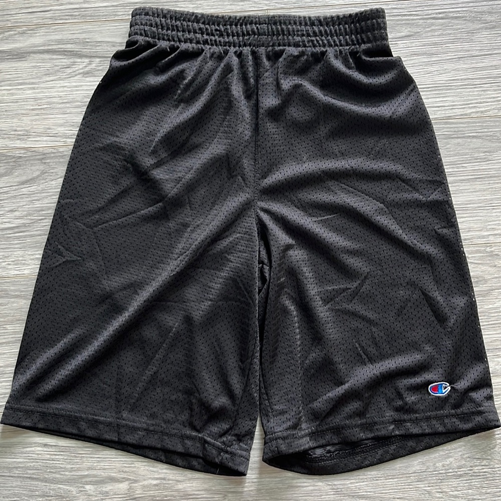 Champion athletic shorts no pockets black size youth large